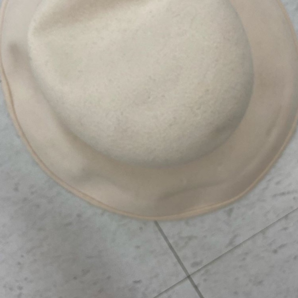 Hat - Picture 3 of 4